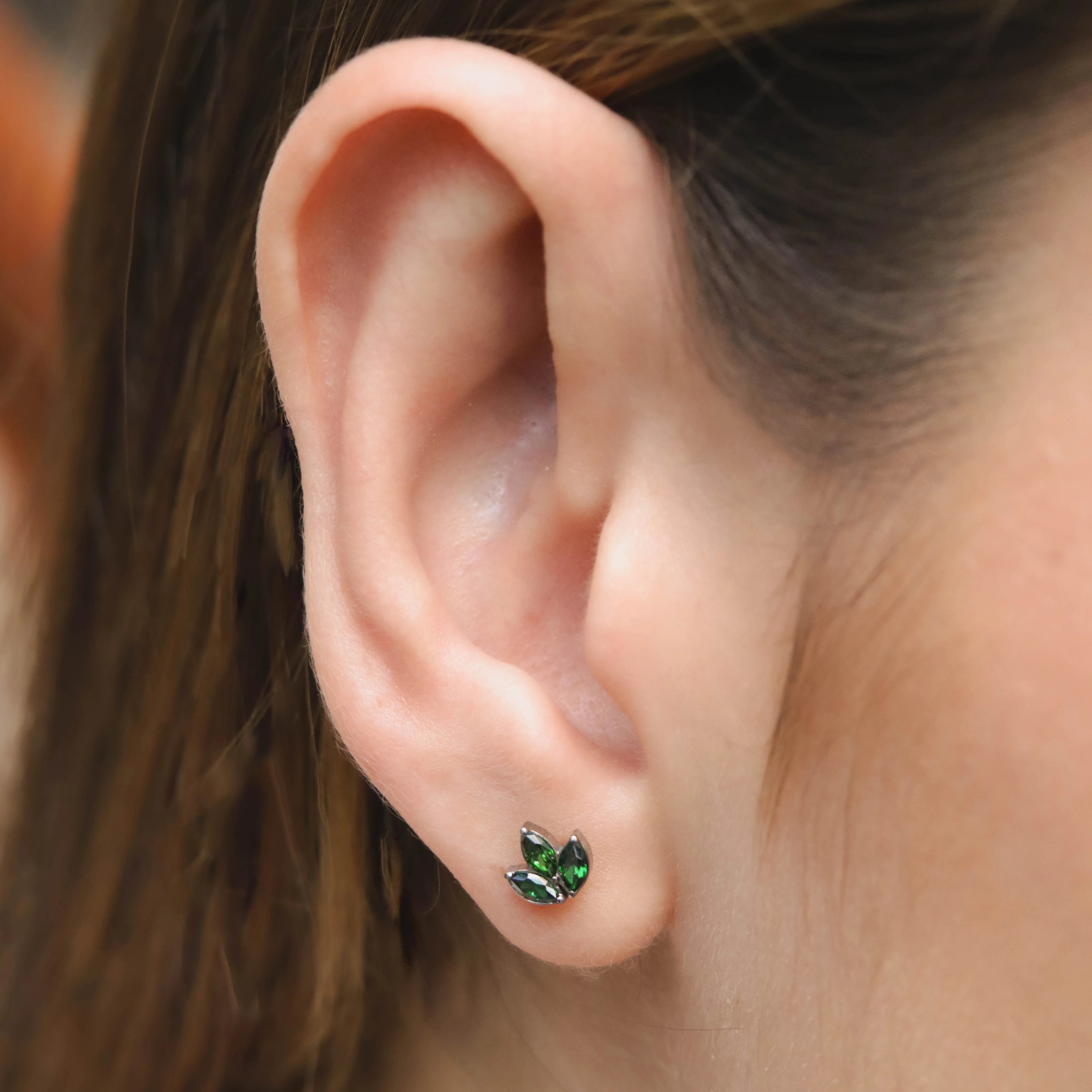 Labret Marquesa Verde en Titanio