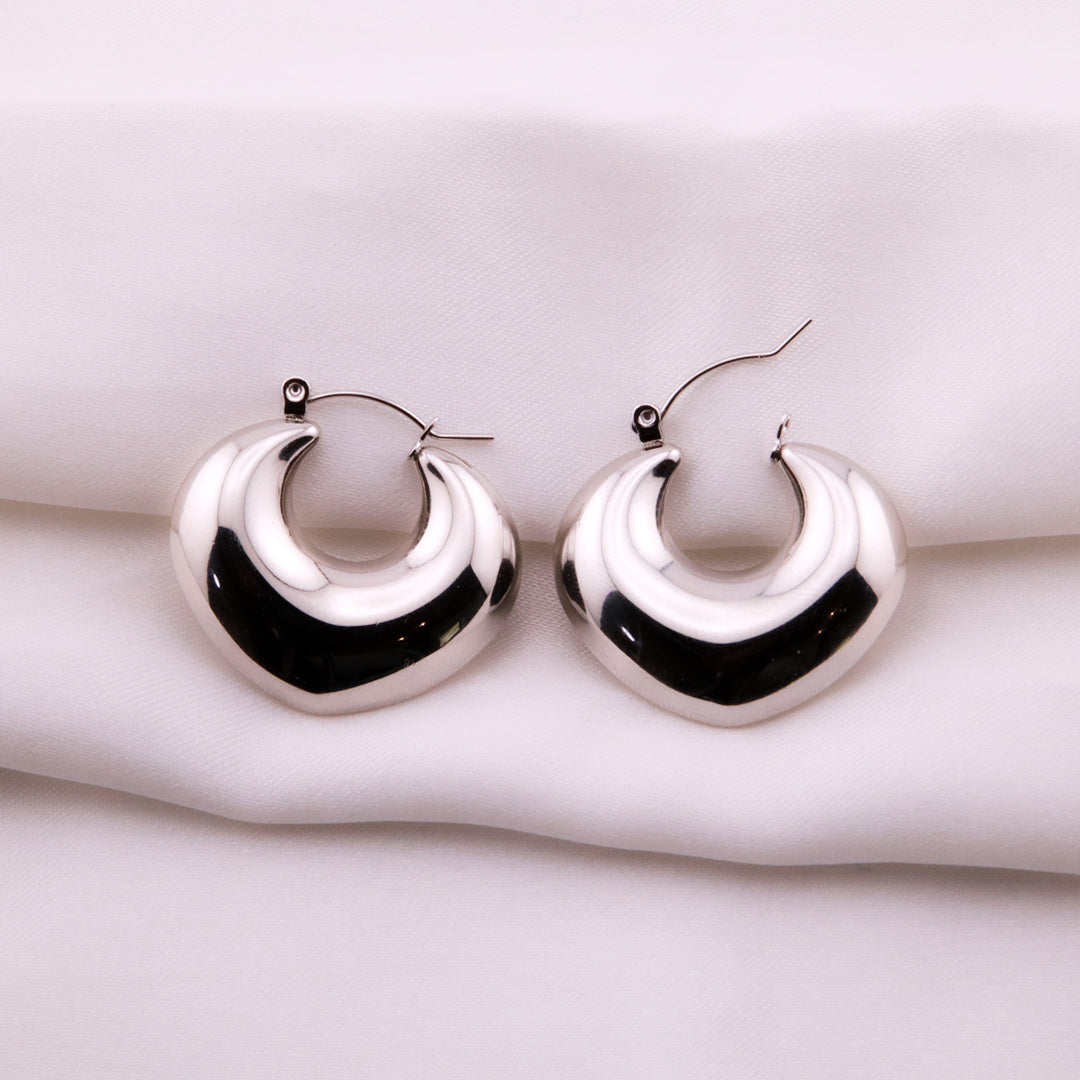 Aretes Media Luna Corazón en Acero Inoxidable – Dorado PVD y Plateado