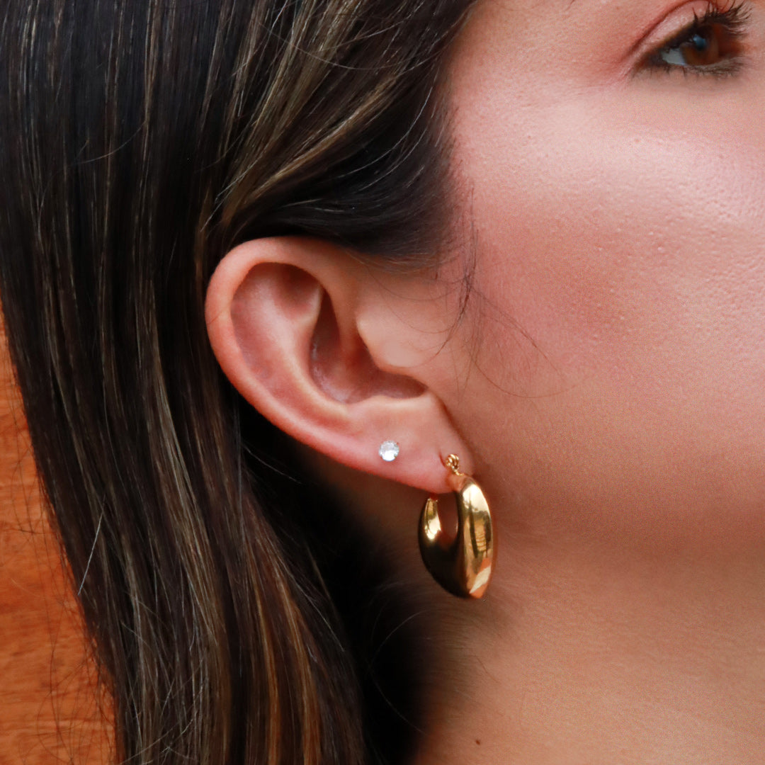 Aretes Media Luna Corazón en Acero Inoxidable – Dorado PVD y Plateado