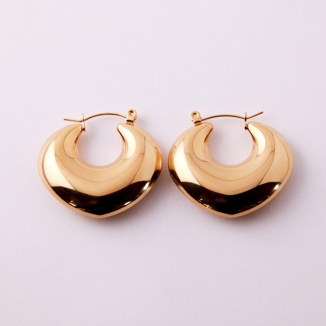 Aretes Media Luna Corazón en Acero Inoxidable – Dorado PVD y Plateado