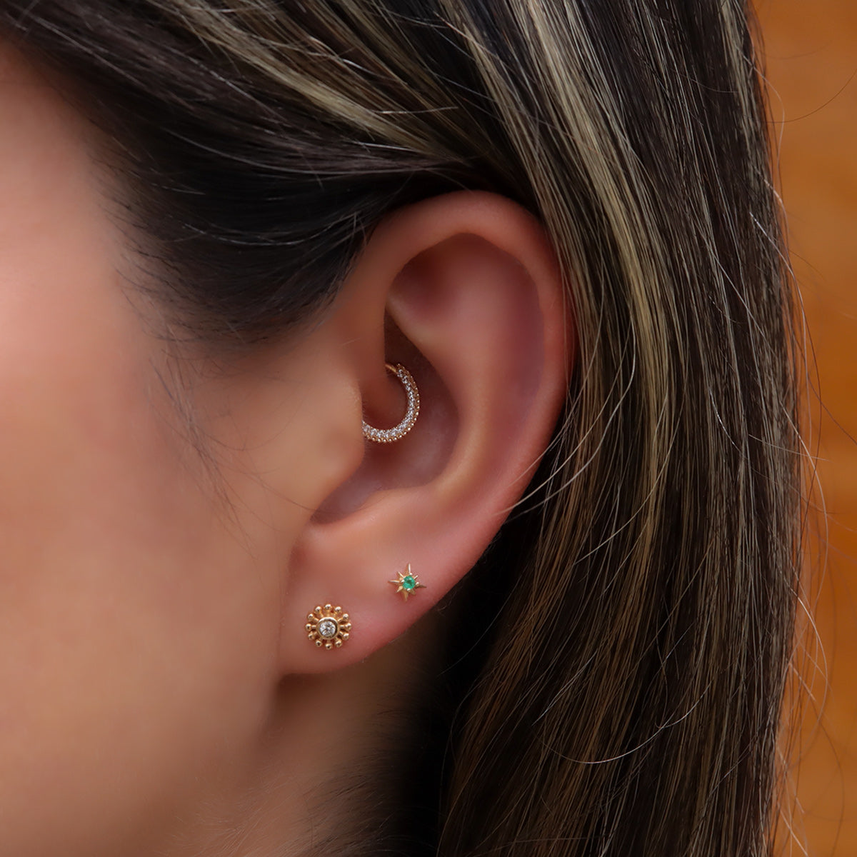 Labret Estrella en Oro 18K con Esmeralda Colombiana