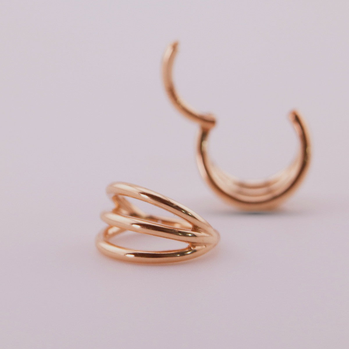 Luxury Cleo – Aro Clicker en Oro 14K